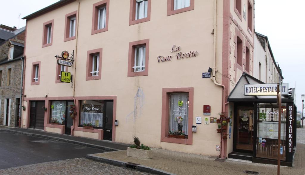 Logis Hotel Et Restaurant La Tour Brette Pontorson Exterior photo
