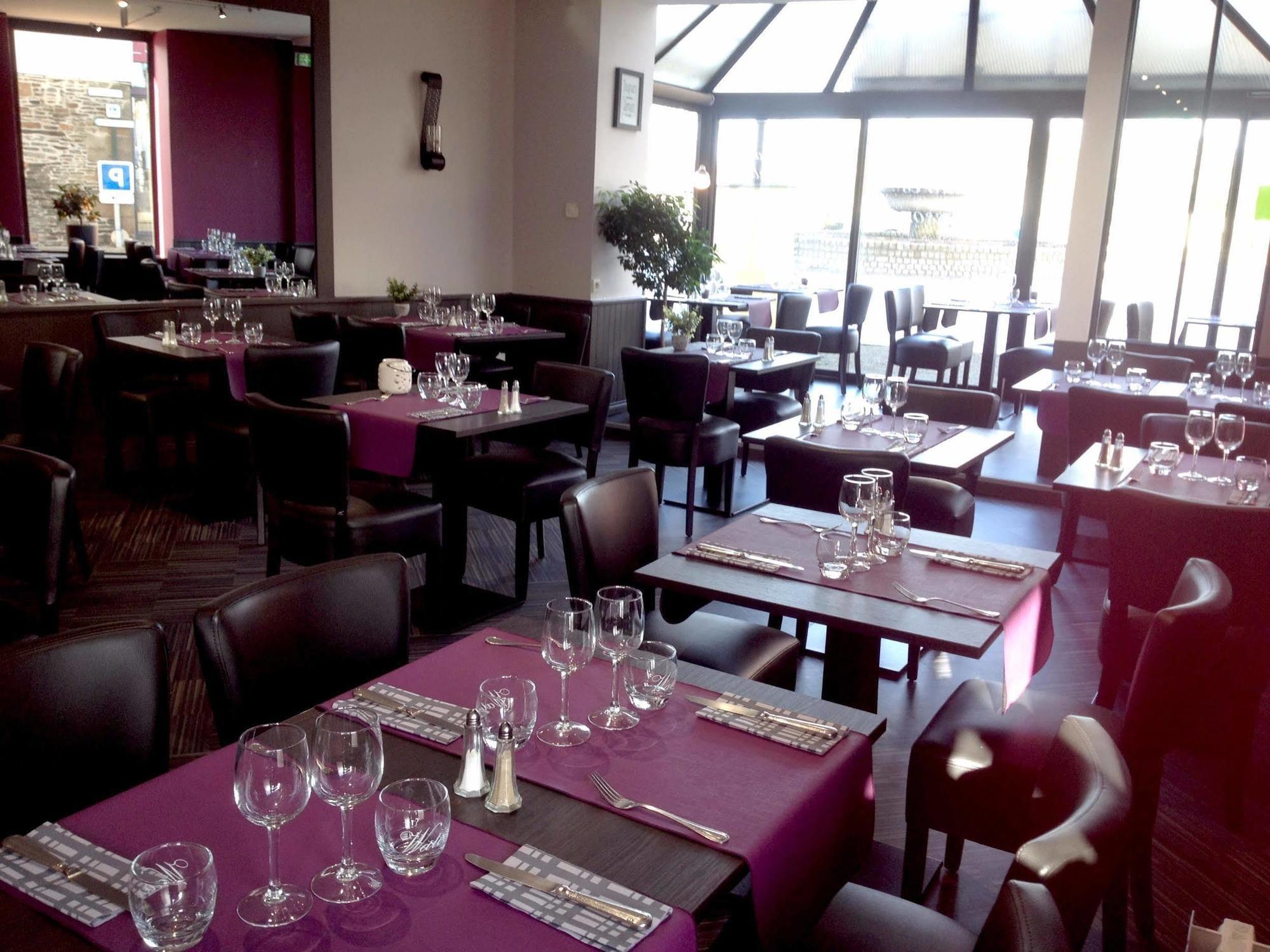 Logis Hotel Et Restaurant La Tour Brette Pontorson Exterior photo